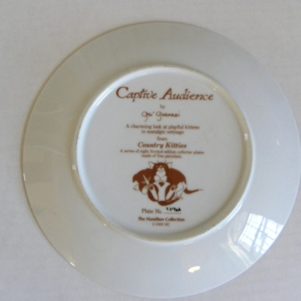 Vintage Country Kitties by Gre Gerardi White Cats and Doll Porcelain Plate 1988 - Picture 3 of 4